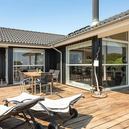 Fridtjof - 100m From The Sea By Interhome *