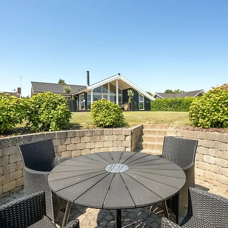 Fridtjof - 100m From The Sea By Interhome