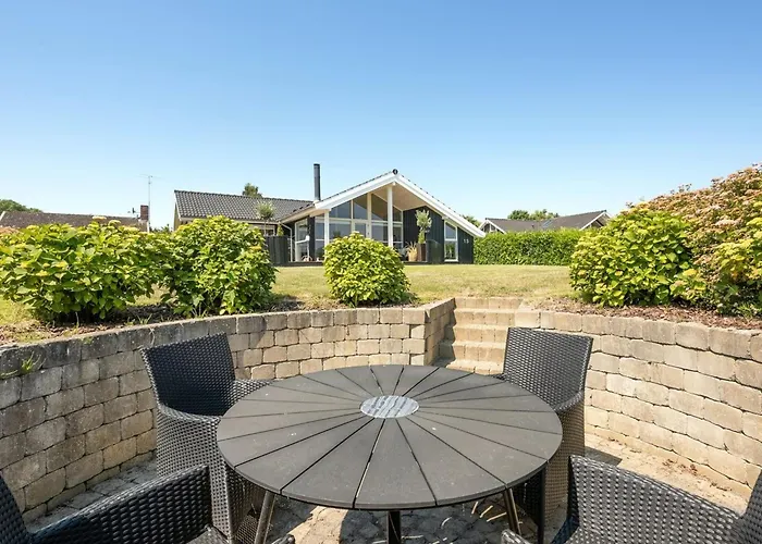 Fridtjof - 100m From The Sea By Interhome