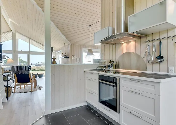 Holiday home Fridtjof - 100m From The Sea By Interhome *